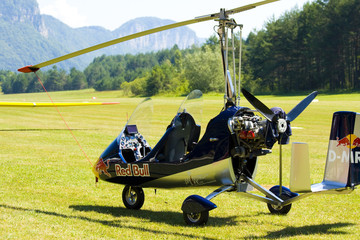 Small, ultralight helicopter on the ground