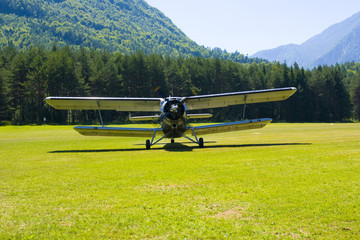 Biplane An-2 (Antonov) in the airshow © Michael Ransburg