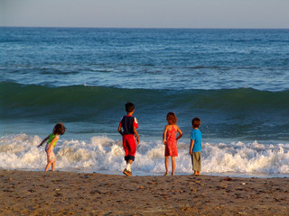 JUGANDO CON LAS OLAS