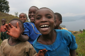 sourire d'enfants rwanda - obrazy, fototapety, plakaty