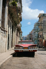 Photo d& 39 une vieille voiture à Cuba. La Havane