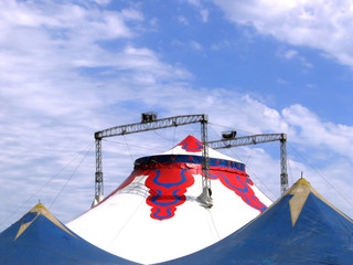chapiteau de cirque © Bernard BAILLY