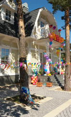 The house with balloons #6