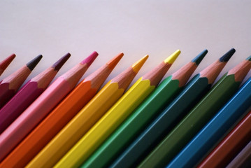 crayons alignés