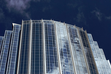 Fototapeta premium unusual dramatic skyscraper