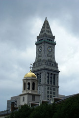 Obraz premium old boston buildings against a stormy sky