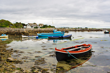Obraz premium Boats on Galway Bay
