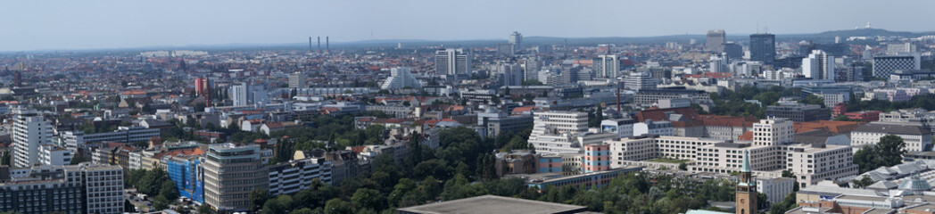 Fototapeta na wymiar Pod niebem Berlin / Potsdam placu