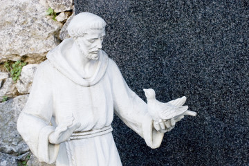 statue moine