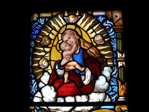 glasfenster maria mit jesus kind nach lucas cranach