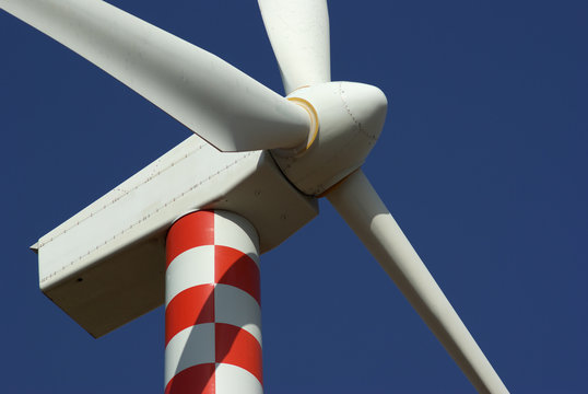 generatore elettricit&agrave; a vento