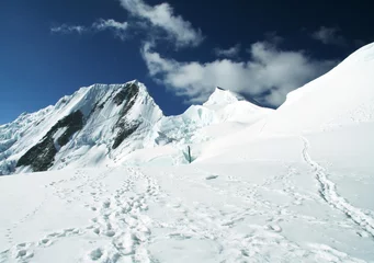 Cercles muraux Alpamayo Snowcovered peak