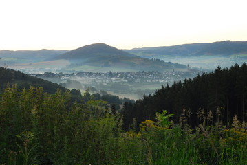 Tal bei Sonnenaufgang