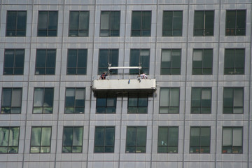 windows cleaners on Canary wharf