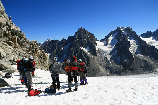 Alpinistes en groupe
