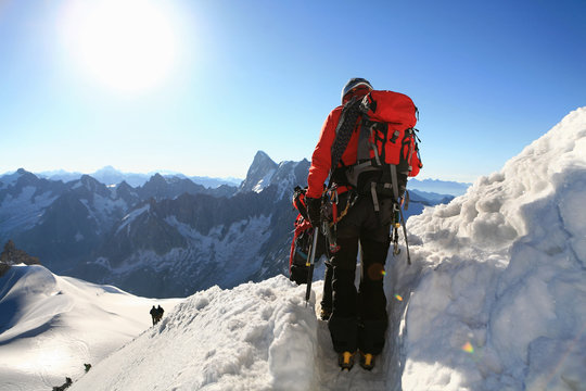 Alpinistes sur le massif du Mont blanc