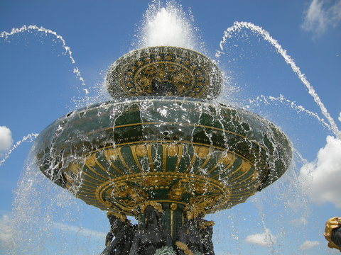 fontaine 3 - Powered by Adobe
