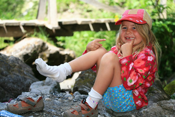 Obraz premium Portrait fillette en randonnée