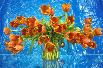 Obraz na płótnie Canvas bouquet of vibrant orange tulips