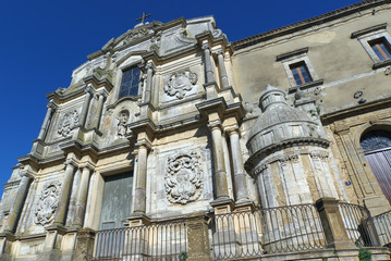 Fototapeta na wymiar Caltagirone kościół św Franciszka z Asyżu