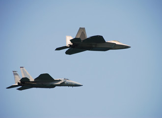 Fototapeta na wymiar Myśliwce wykonywania na Airshow