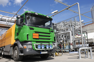 Naklejka premium tanker truck inside refinery