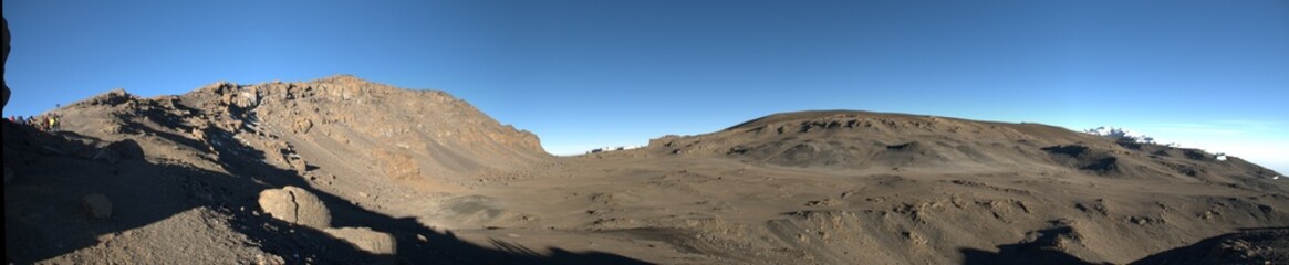 Fototapeta na wymiar Kilimandjaro Panorama - Uhuru Peak und Krater