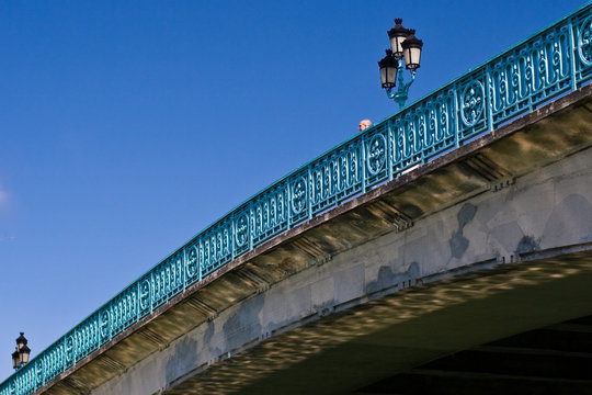 homme sur le pont
