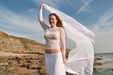 femme bord de mer