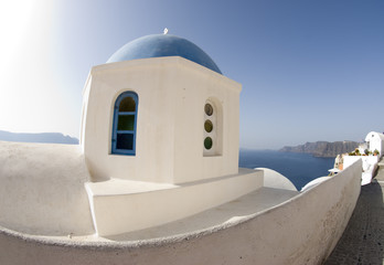 Fototapeta na wymiar Santorini kopuła kościół grecki