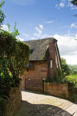 Fototapeta na wymiar English thatched cottage