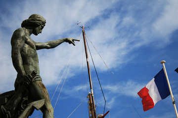 statue 01