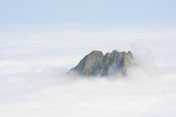 Allgäuer Alpen in Wolken - Blick auf die Höfatz