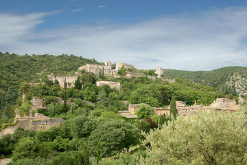 Fototapeta na wymiar Vieux village provençal