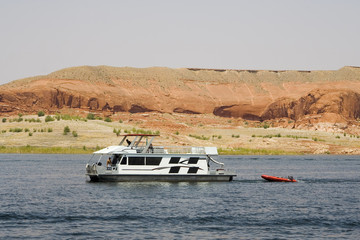 Hoseboat at Lake Powell Landscape