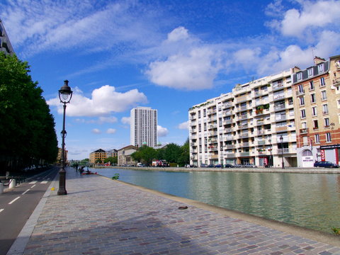 Immeubles en bordure du canal de l'Ourcq, Paris 19