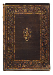 Naklejka premium Isolated antique book cover.