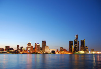 Fototapeta na wymiar Panoramę miasta w nocy (Detroit, Michigan)