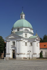 Fototapeta na wymiar Kościół w Warszawie