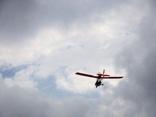Fototapeta na wymiar Czerwony samolot
