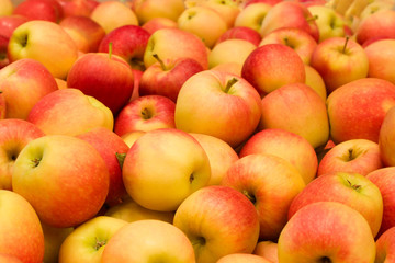 Fototapeta na wymiar Stos jabłek