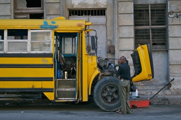 Cuba,Straßenreparatur