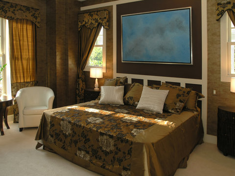 Luxury 9 - Bedroom 1