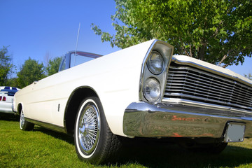 Obraz na płótnie Canvas Biały Classic Car