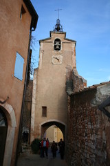 clocher du village de roussillon