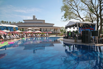 Fototapeta na wymiar pool near the hotel on the resort