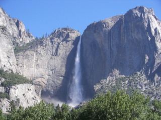 distant yosemite falls 2