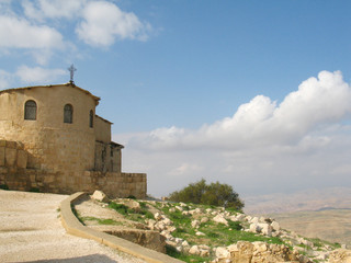 Fototapeta na wymiar Kościół na górskich Nebo w Jordanii