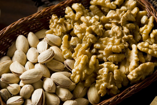 pistachio and wallnuts