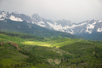 Naklejka premium Sunlit valley